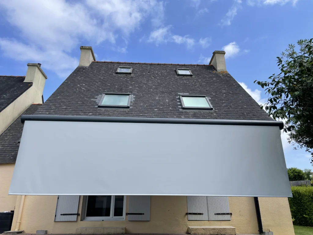 STORE-BANNE-LAMBREQUIN-DEROULABLE