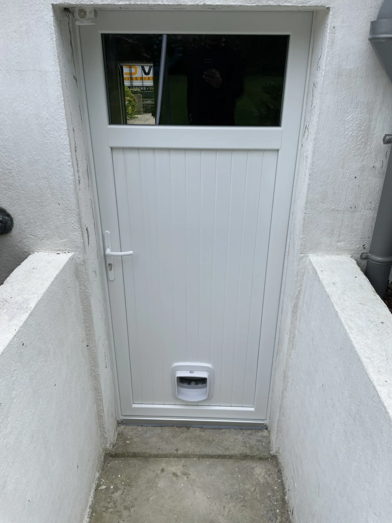 Porte de service pvc avec trappe à chat-QUIMPER-PSV MENUISERIES