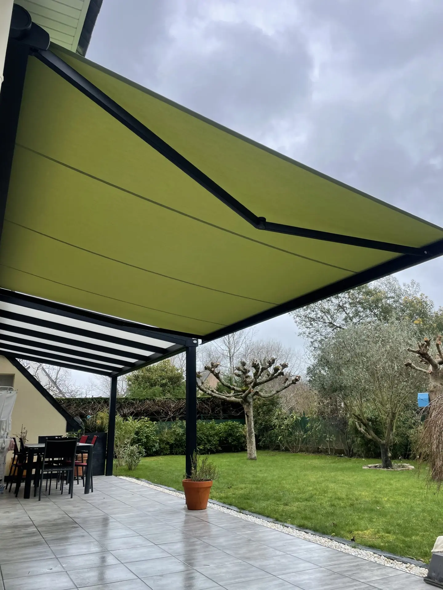 store banne coffre _ile tudy_psv menuiseries